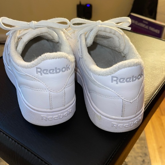 White Reeboks sz 8.5 - Picture 3 of 4